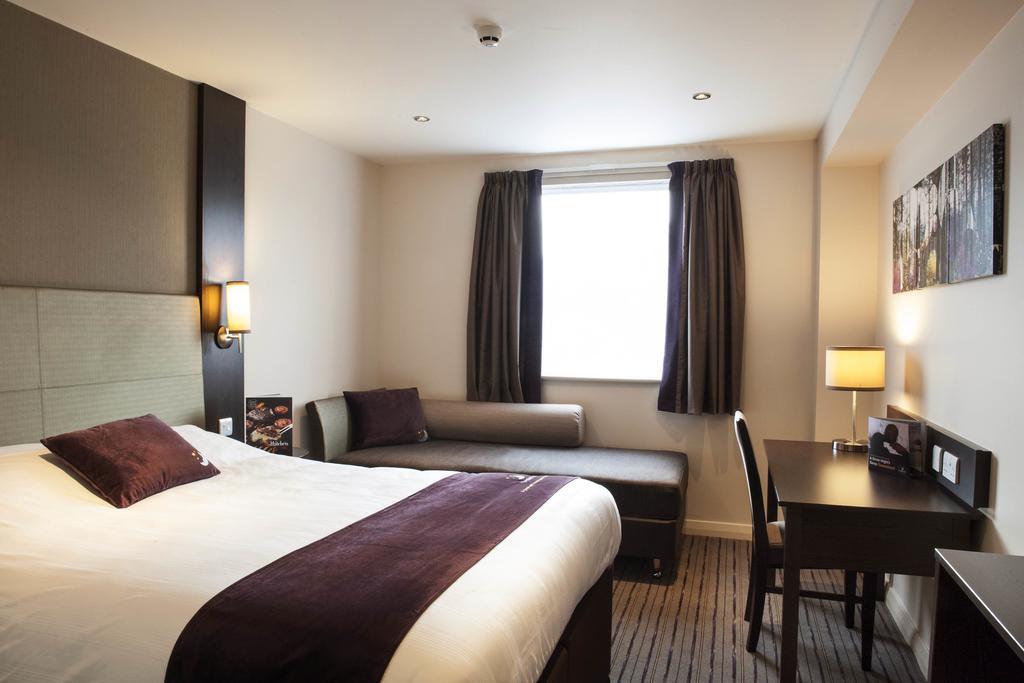 Premier Inn London Southwark Oda fotoğraf